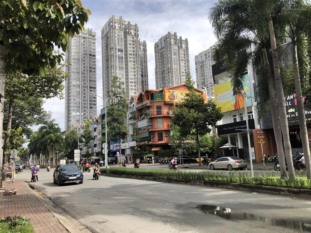 Bán nhà vị trí đẹp trên trục nguyễn thị thập him lam, giá 42 tỷ