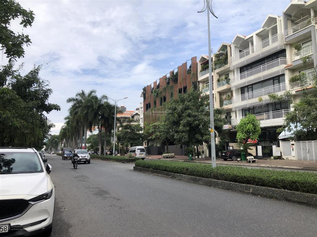 Bán nhà vị trí đẹp trên trục nguyễn thị thập him lam, giá 42 tỷ
