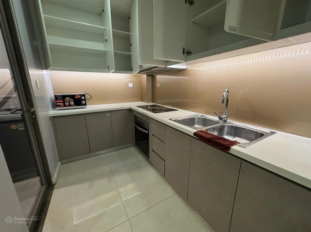 Bán 3pn millennium căn góc, lầu cao, view pháo hoa đẹp. giá 10.8 tỉ đảm bảo thấp nhất thị trường