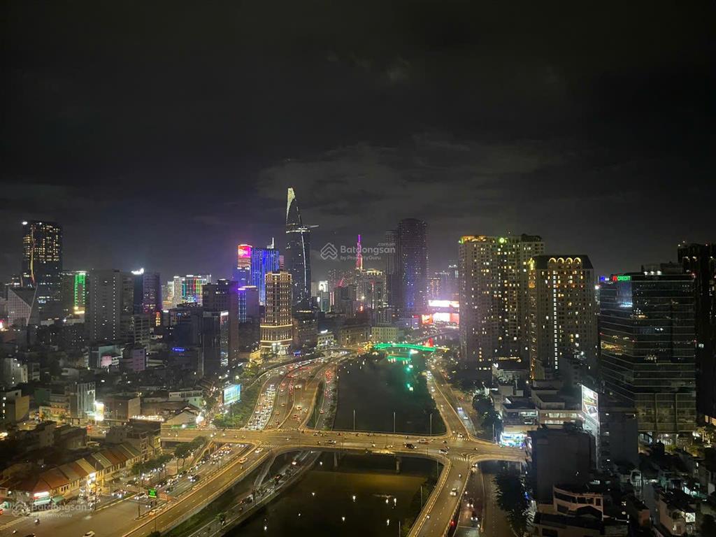 Bán 3pn millennium căn góc, lầu cao, view pháo hoa đẹp. giá 10.8 tỉ đảm bảo thấp nhất thị trường