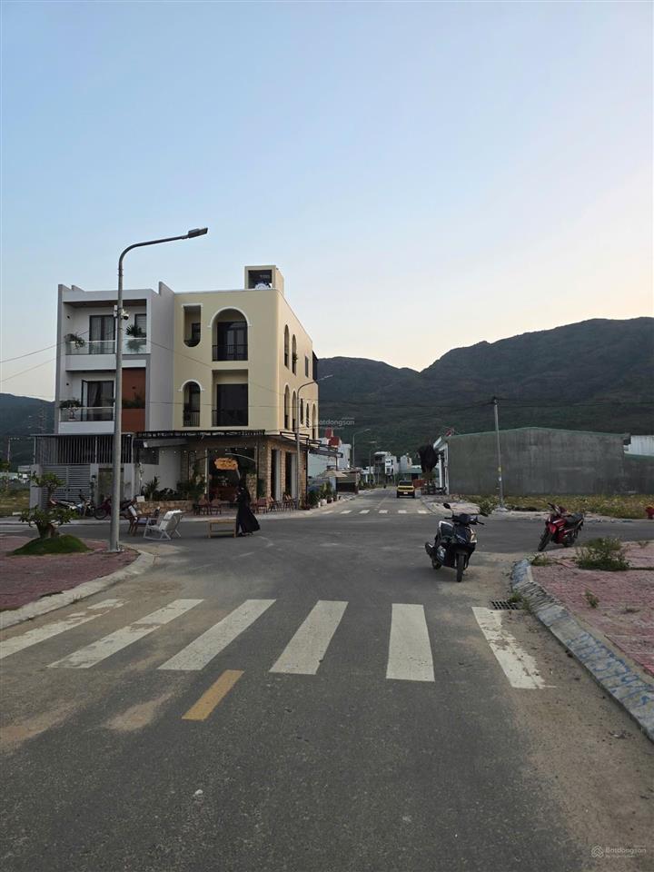 Bán lô biệt thự góc 2 mặt tiền, cách biển quy nhơn, khu du lịch hàn mặc tử 5km