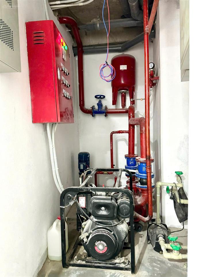 Chính chủ bán tòa nhà dòng tiền trung tâm bồ đề long biên 8 tầng full nội thất thu nhập 80tr/tháng