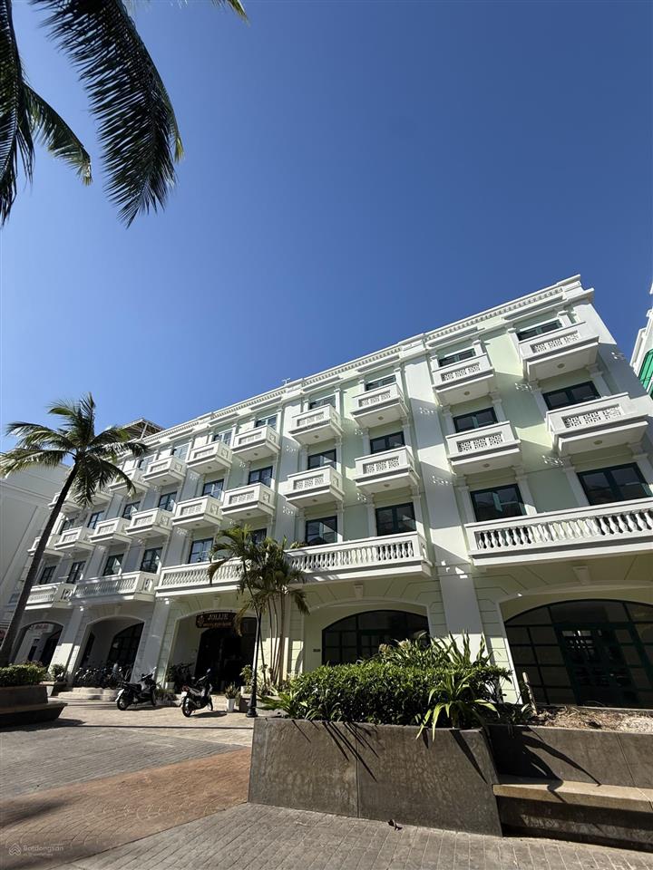 Bán shophouse water front, dự án phú quốc marina, 11 tỷ vnd, 115 m2, nhiều tiện ích uy tín