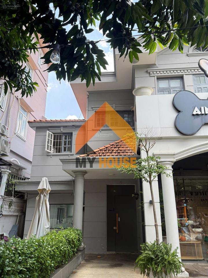 Sang nhượng mặt bằng lầu 1 trong căn biệt thự đường ngô quang huy giá 32 triệu