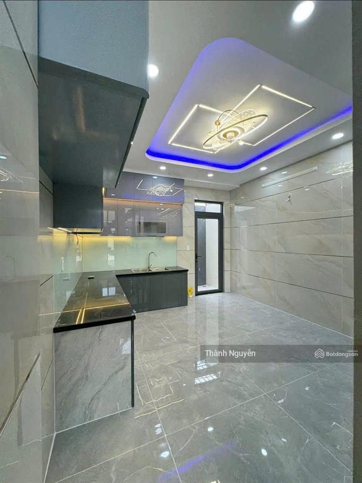 Bán gấp tòa nhà 2mt đường lý thái tổ quận 10 dt 5.5m x22m hậu 6,5m nhà hầm 7 tầng giá 50 tỷ tl