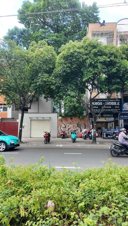 Mặt tiền hùng vương quận 5 ngay công viên giọt nước giá chỉ 17,5 tỷ tl