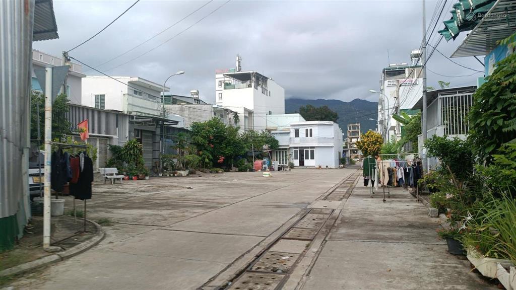 Bán gấp đất hòn rớ 2 đối diện sun group, đất vuông đẹp