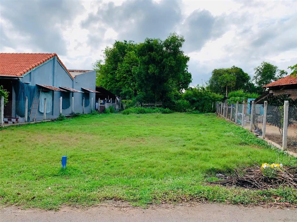 Cần bán đất đẹp, đất đô thị, ngay trung tâm xã đất đỏ