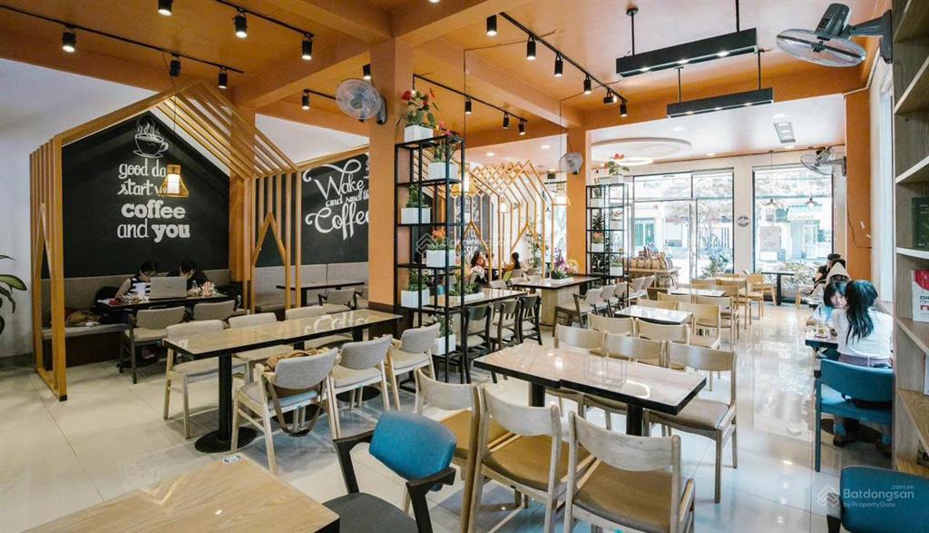 Lô góc đẹp nhất trung tâm hải châu  nhà 3 tầng mặt phố kinh doanh  160m2 mặt tiền 8m.