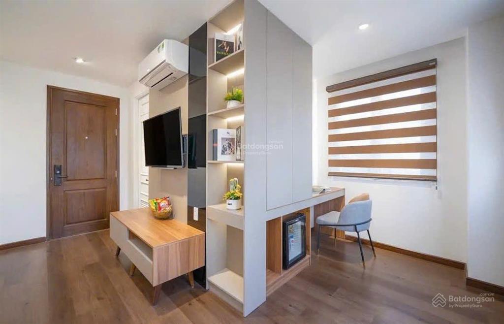 Tòa khách sạn 7 tầng đối diện bãi tắm phạm văn đồng  200m (mt 10m)  dòng tiền 260tr