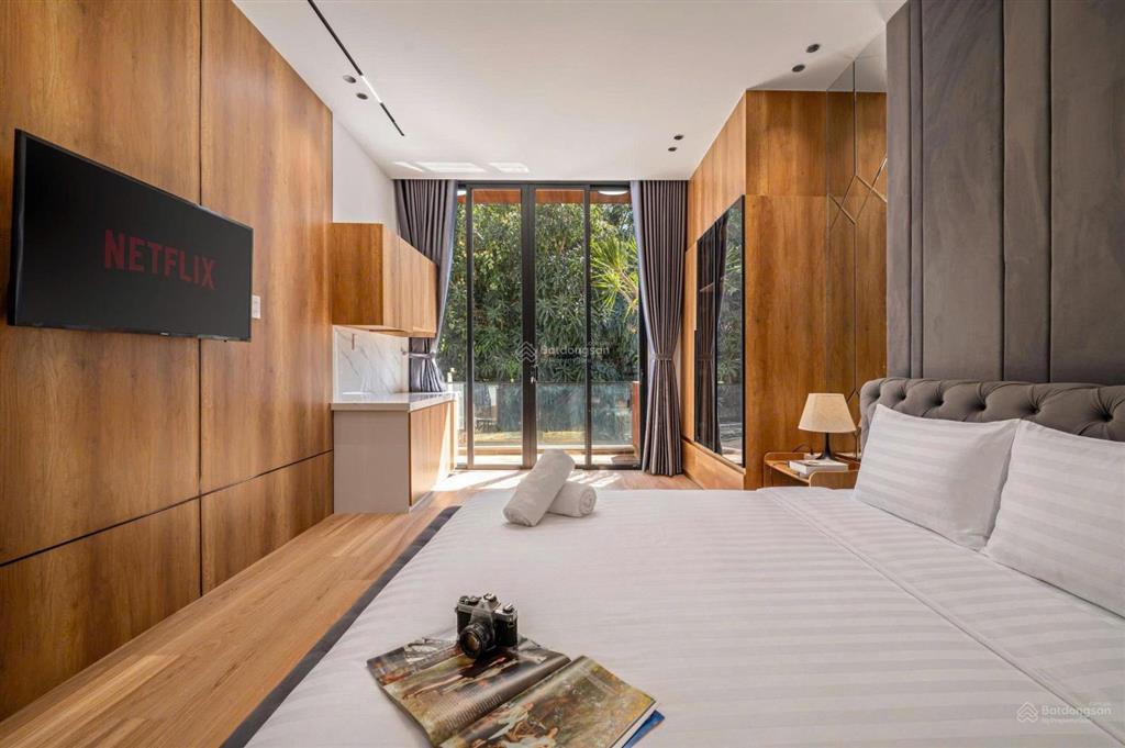Bán villa 4 tầng mặt phố an thượng  có hồ bơi lớn, thang máy  sẵn hợp đồng thuê 840 tr/năm