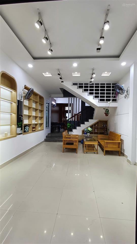 Cho thuê nhà 3 tầng  nguyễn văn thoại  3 phòng ngủ  20tr/tháng