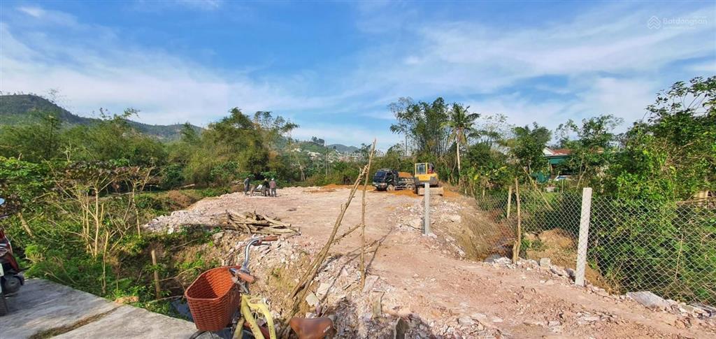 Cho thuê đất rộng 3900 m2 tại 1/quốc lộ 15, xã trường sơn, đức thọ cũ, giáp nam đàn, nghệ an