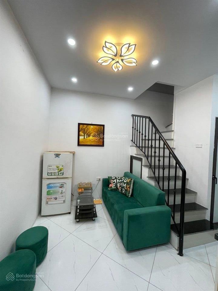 Gia đình nhường lại căn nhà sát phố huế chợ giời cho anh chị khách nào có nhu cầu, giá quanh 3 tỉ 8