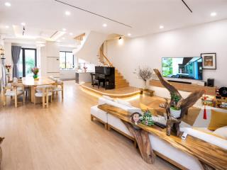 Duy nhất !amelie villa phú mỹ hưng,nhà bè. sàn 281m .nội thấy cao cấp ! giá 18tỷ