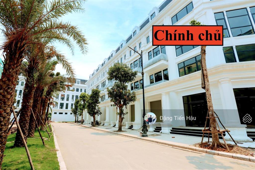 Bán căn liền kề chữ u, đường to 22m, đỗ xe thoải mái, phù hợp để ở. 95m2 giá 28 tỷ