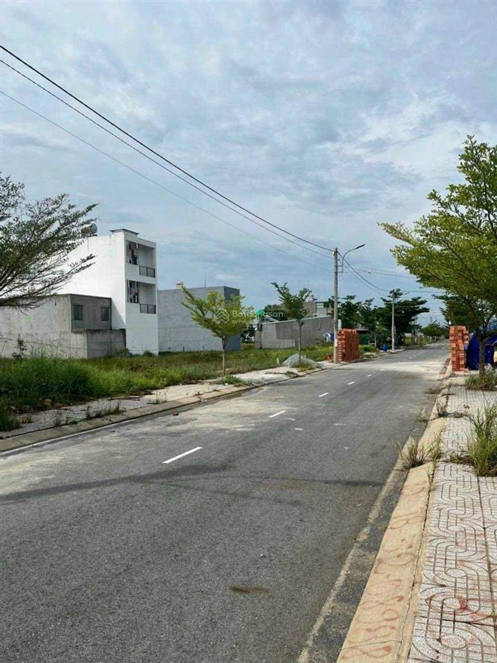 Cần tiền bán gấp lô đất đường 12m giá 550 triệu ngay kcn đức hoà 3 dt 5x16m
