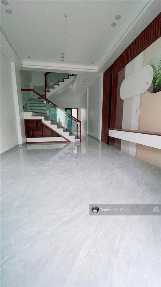 Nhà 3 tầng xây độc lập có sân cổng riêng ngõ 3m hướng tây bắc tại phúc hải đa phúc (hưng đạo mới)