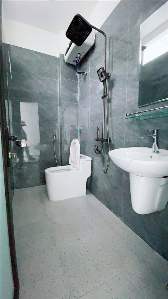 Nhà 3 tầng xây độc lập có sân cổng riêng ngõ 3m hướng tây bắc tại phúc hải đa phúc (hưng đạo mới)