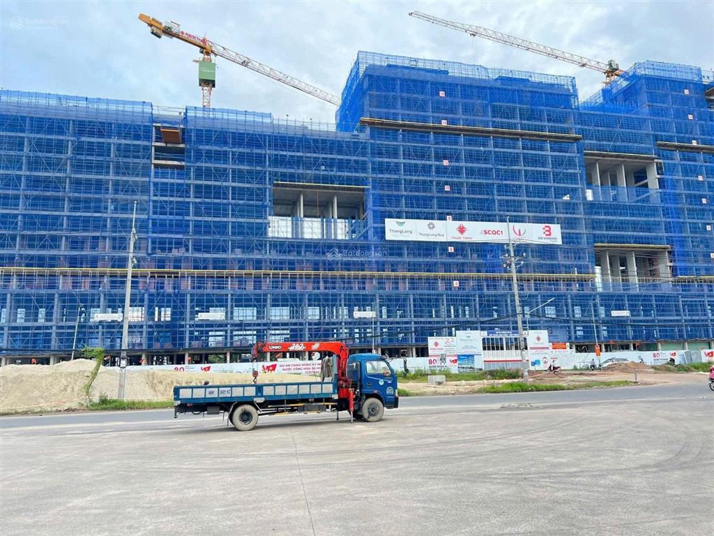 Chuyển nhượng căn 2pn +2wc  79m2. tòa f  mã căn fa. 08. 0x  giá 3.3 tỷ bao chi phí sang tên