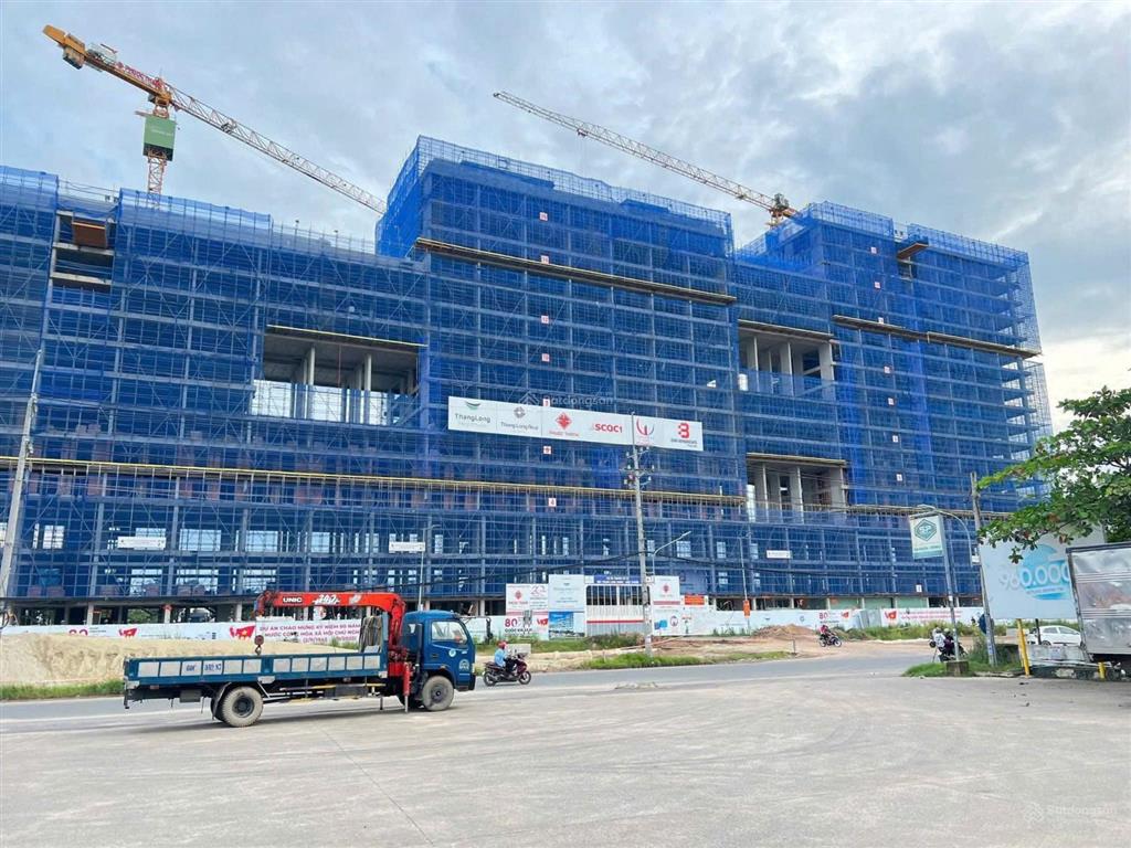 Chuyển nhượng căn 2pn +2wc  79m2. tòa f  mã căn fa. 08. 0x  giá 3.3 tỷ bao chi phí sang tên