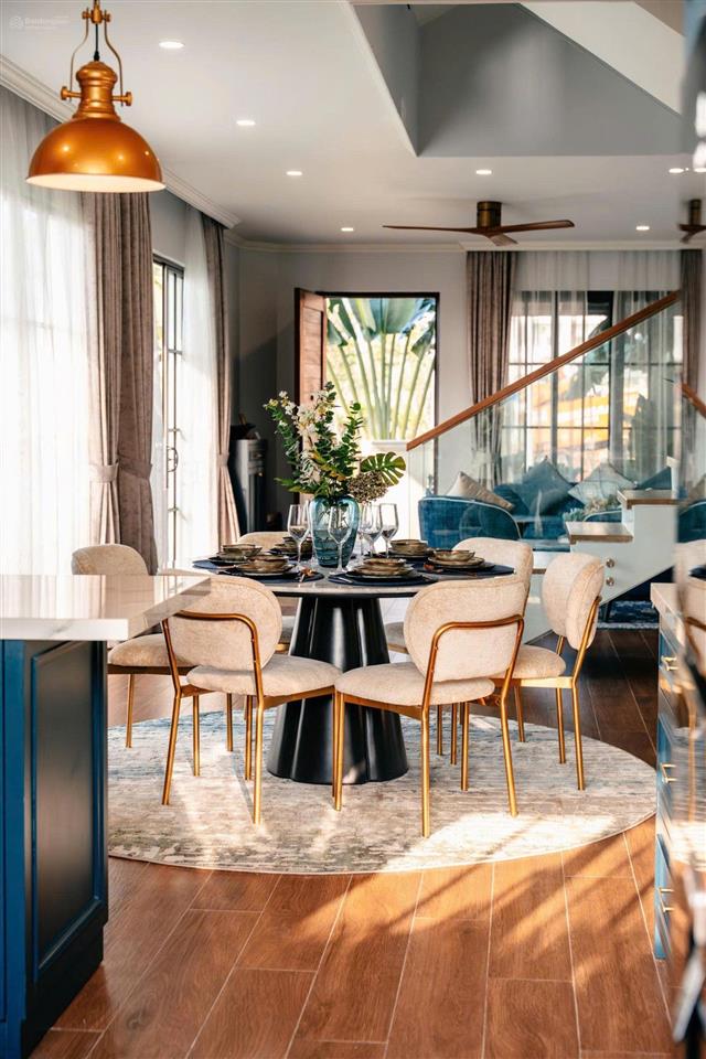 Nhà phố 1 trệt 2 lầu 1 tum khu compoud chuẩn resort đầu tiên tại phú mỹ.sổ đã có sẵn.trả góp 3 năm.