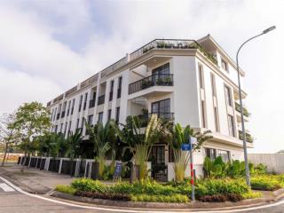 Nhà phố 1 trệt 2 lầu 1 tum khu compoud chuẩn resort đầu tiên tại phú mỹ.sổ đã có sẵn.trả góp 3 năm.