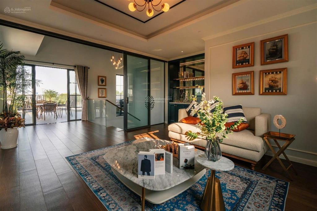 Nhà phố 1 trệt 2 lầu 1 tum khu compoud chuẩn resort đầu tiên tại phú mỹ.sổ đã có sẵn.trả góp 3 năm.