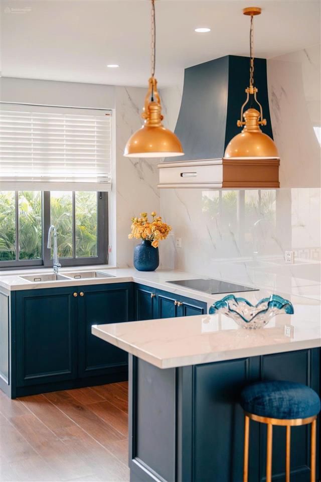 Nhà phố 1 trệt 2 lầu 1 tum khu compoud chuẩn resort đầu tiên tại phú mỹ.sổ đã có sẵn.trả góp 3 năm.