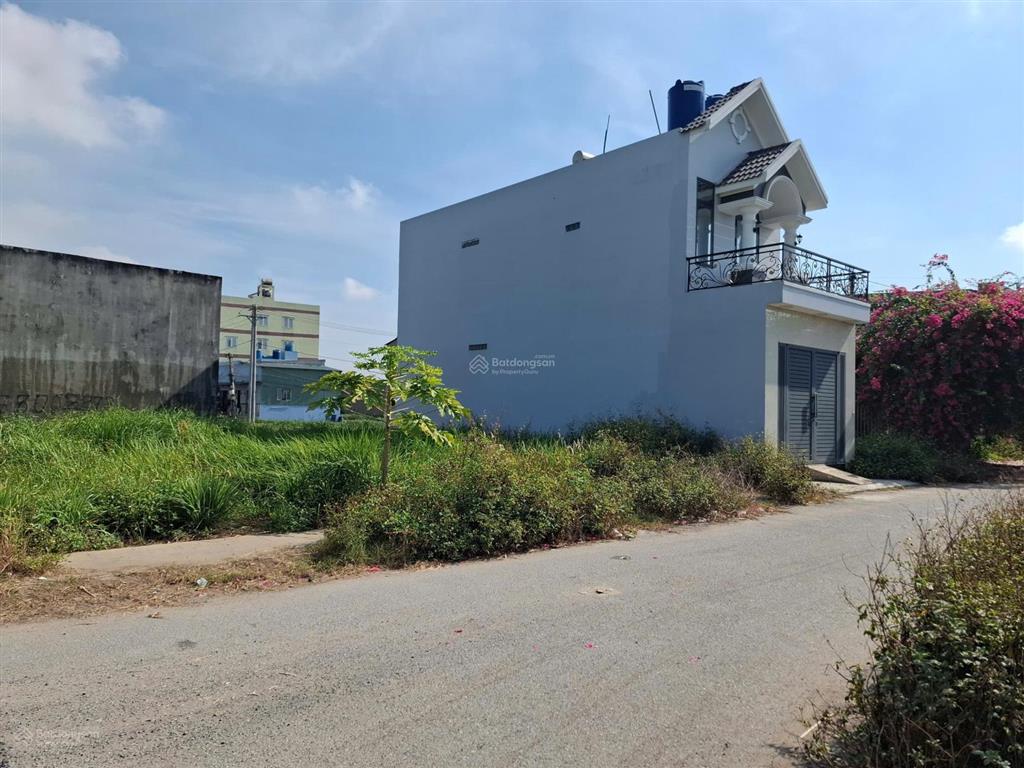 Bán lô 4.5x18.5m (84m2 thổ cư), 1 sẹc tỉnh lộ 10  đường nhựa 8.5m. sổ sẵn. công chứng ngay