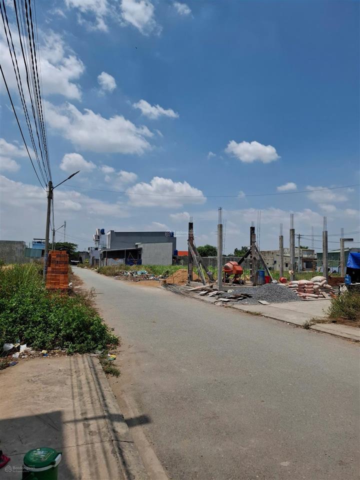 Bán lô 4.5x18.5m (84m2 thổ cư), 1 sẹc tỉnh lộ 10  đường nhựa 8.5m. sổ sẵn. công chứng ngay