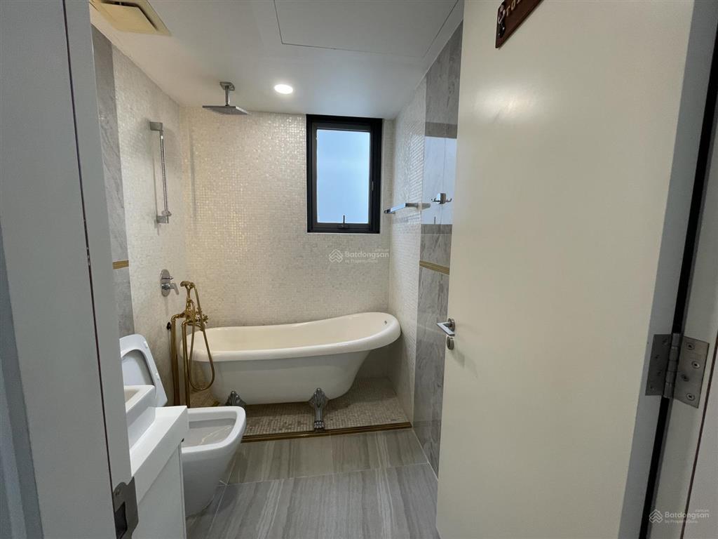 Bán gateway thảo điền  2pn căn góc  view trọn thành phố