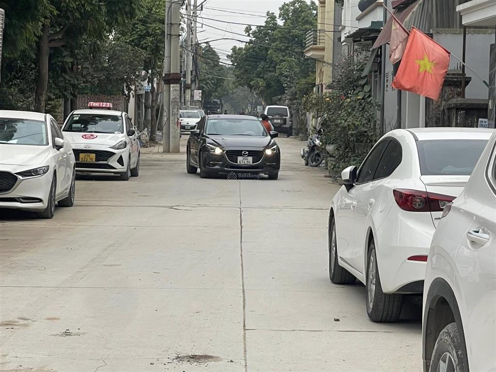 Lô góc 37m2 phúc hậu dục tú đông anhmt3.7ngõ thông taxigần 2 vin/đường sắt cao tốc