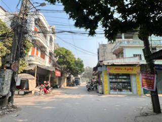 Mặt phố cống thôn yên viên phù đổng 250m2 mt 6.5m ngã 4 chợ xe tải tránh vỉa hè rộng kinh doanh tốt