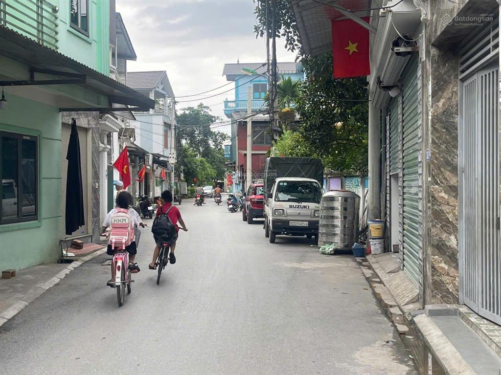 3.x tỷ 42m2 dương hà phù đổng mớioto tránhgần trung tâm hành chính xãgần xe bus, trường học