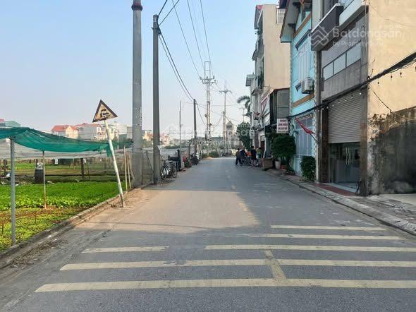 60m lã côi yên viên phù đổngmt 4.65msẵn nhà c4đang cho thuê xưởngđường ô tô thônggiá 5.x tỷ