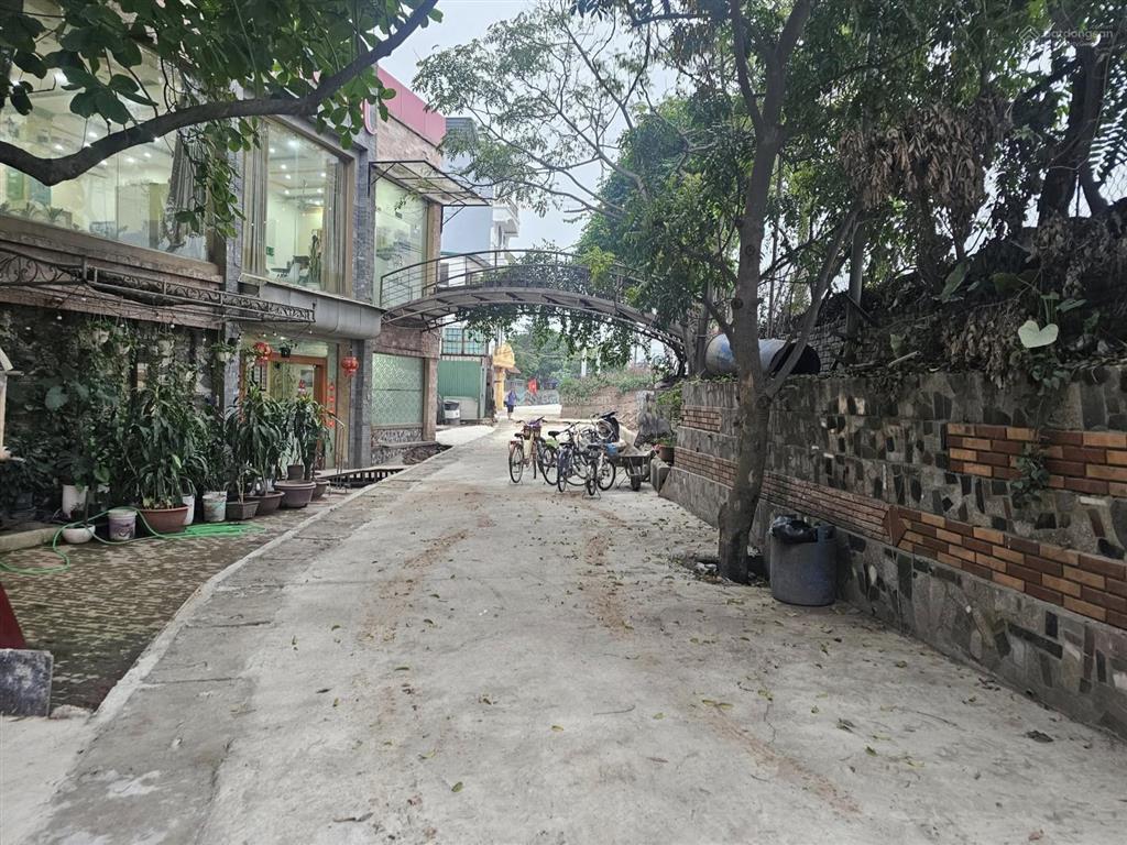 Ái mộ phan đăng lưu88.5m2mt4.6m, 4t mới tinh6.x tỷngõ thôngoto vào tận nhàở/cho thuê/kd