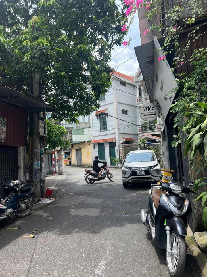 Nhà 3t 96m2 trung tâm thị trấn yên viên phù đổng mới mt 5m, oto qua nhà, gần chợ/trường/nhà văn hoá