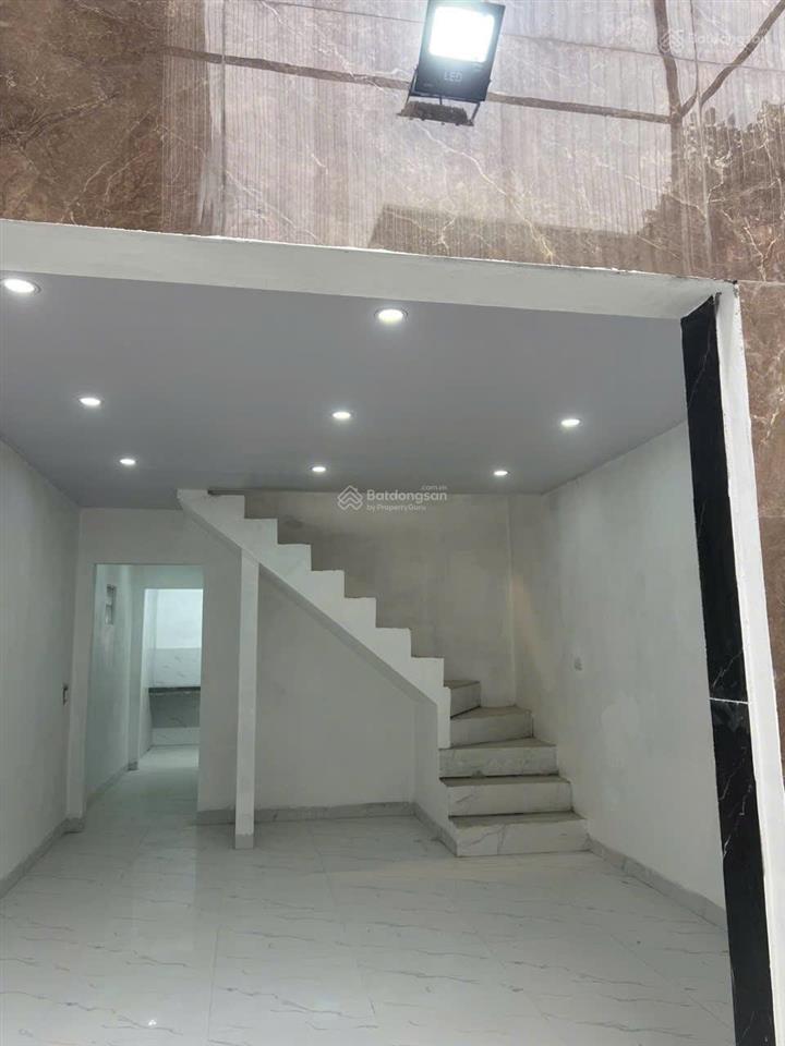 4.x tỷ nhà 3t thị trấn yên viên gia lâmkhu ngõ 622 sau cụm trường các cấpoto thông đặng công chất