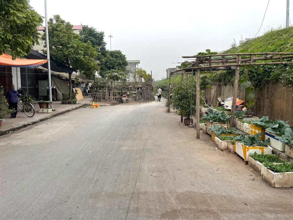 82m2 đất dương hà phù đổng2 mặt ngõ nôg taximt4mpháp lý sạchkhông quy hoạch0965 901 ***