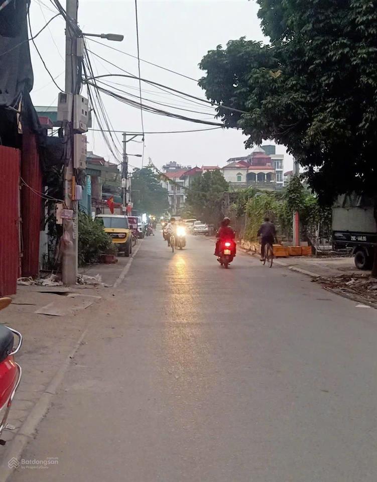 Mặt phố cống thônyên viênđặng công chất250m2 mt6.5tâm ngã 4 chợvỉa hè rộngkinh doanh tốt