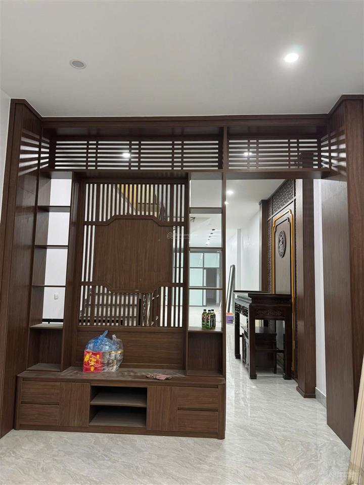 8.xtỷ nhà 2t mới xây phố phan đăng lưu yên viên, 110m2 mt 4m oto tải tránh tiện ích+giao thông tiện