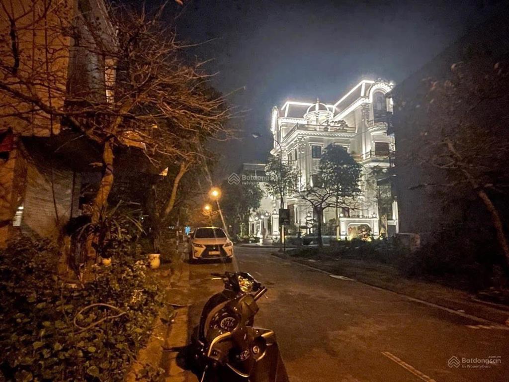 40m2 tái định cư yên thường yên viên phù đổng mới, mt4m cách lô góc 1 lô oto đỗ cửa, k lo quy hoạch