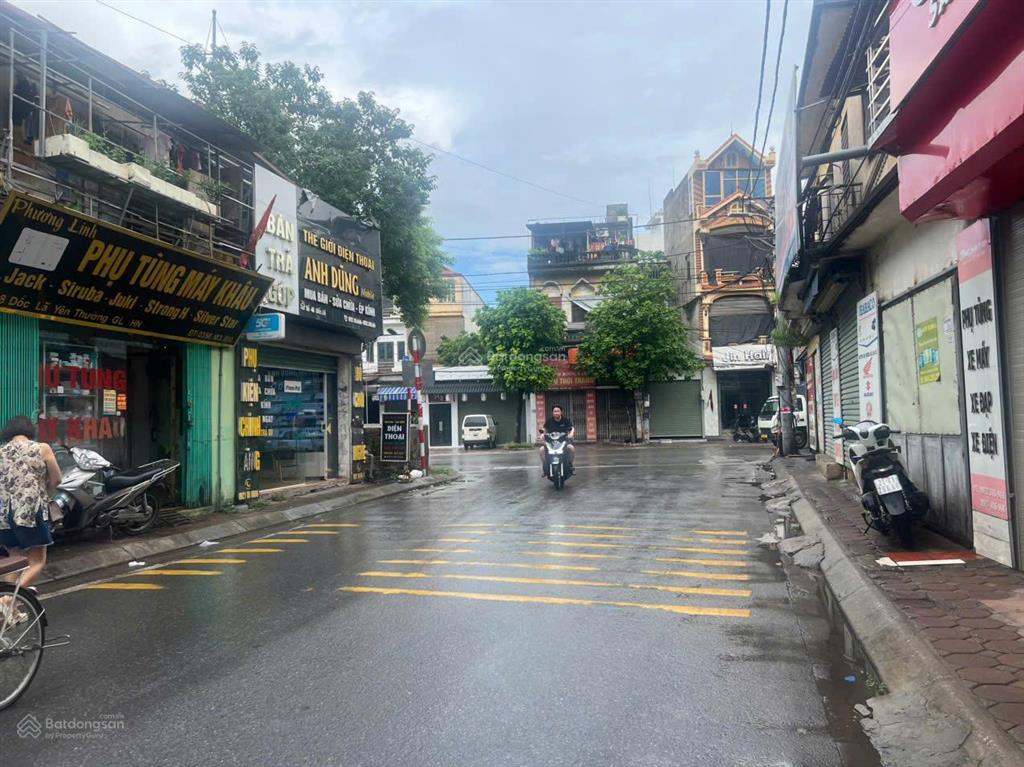 Nhà 3t yên thườngmt8.2mmặt đường kinh doanh100m ra ninh hiệptặng full nội thất
