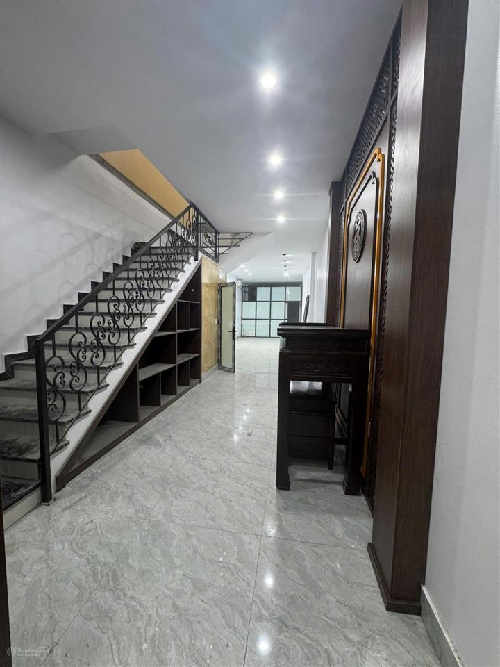 8.x tỷ nhà 2t mới xây phố phan đăng lưu yên viên110m² mt4m oto tải tránhkết nối giao thông tiện