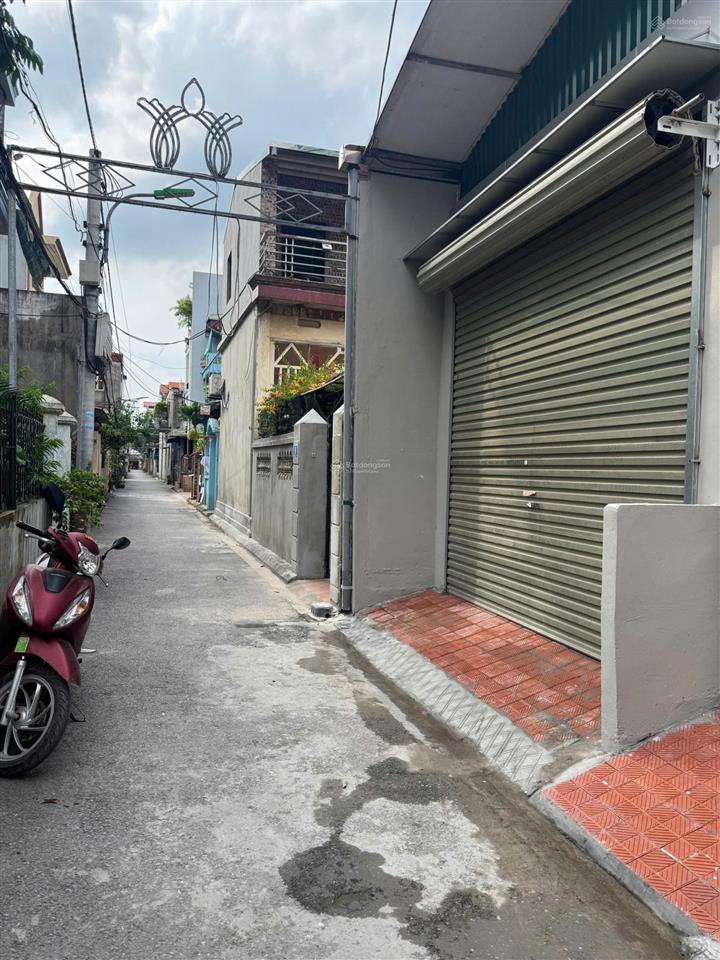 Sẵn c4 cho thuê thu tiền, 65m2 cống thôn yên viên, mt4m, oto thông, nở hậu, gần đường lớn đang mở