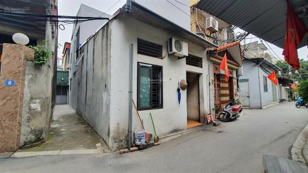 4.x tỷ sẵn 1t cho thuê thu tiền, yên viên, oto qua nhà, sát bãi gửi oto, gần đường đôi đang mở