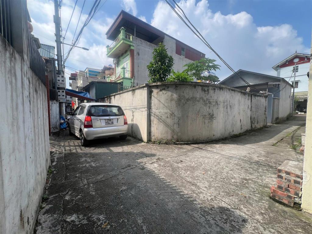 5xtr/m2 yên thườnggần vin mới111m2 lô góc nở hậumt6mđường thông oto50m ra trục oto tránh