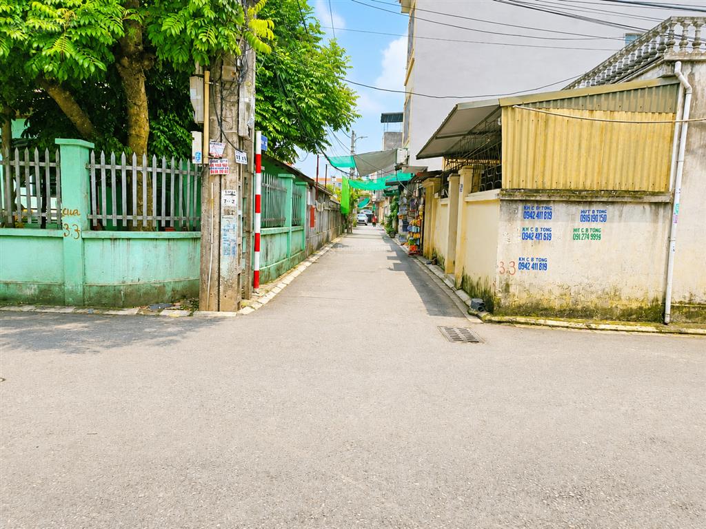 6.x tỷ nhà 2t 70m2 yên viên, 2 mặt tiền oto thông, bãi oto trước nhà, dân cư đôg, gần chợ, kd tốt