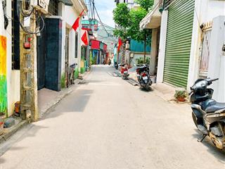 4.x tỷ sẵn nhà 1t đag cho thuê thu tiềnyên viên gia lâmoto qua nhàsát bãi đỗ xeđường đôi đag mở